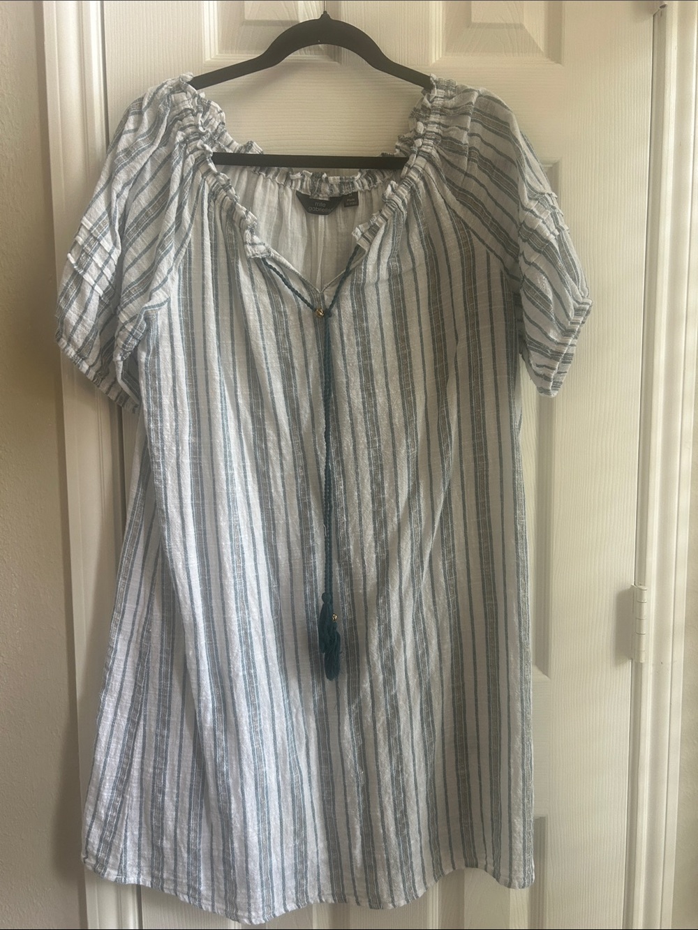 Striped Scoop-Neck Short Sleeve Dress in Blue-green and White